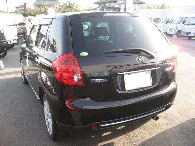 Mazda verisa 2008